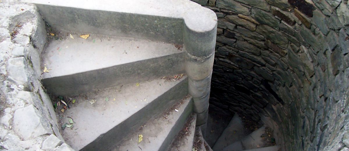escalier, restauration d'une maison ancienne, patrimoine, Bretagne